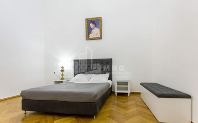 For Sale Flat, in Sololaki