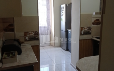 For Sale Flat, in Surrounding area of metro Grmaghele