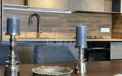 იყიდება ბინა, ვაკე