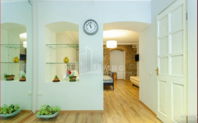 For Sale Flat, in Abanotubani