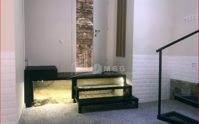 For Sale Flat, in Abanotubani