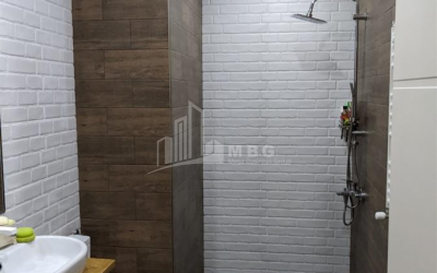 For Sale Flat, in Isani