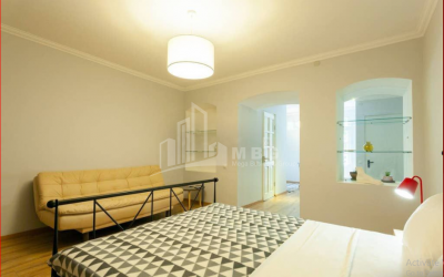 For Sale Flat, in Abanotubani