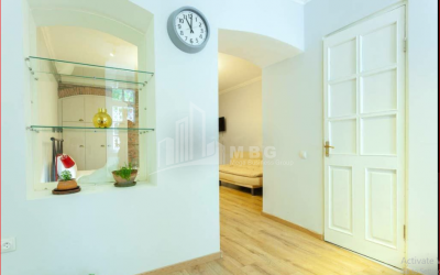 For Sale Flat, in Abanotubani